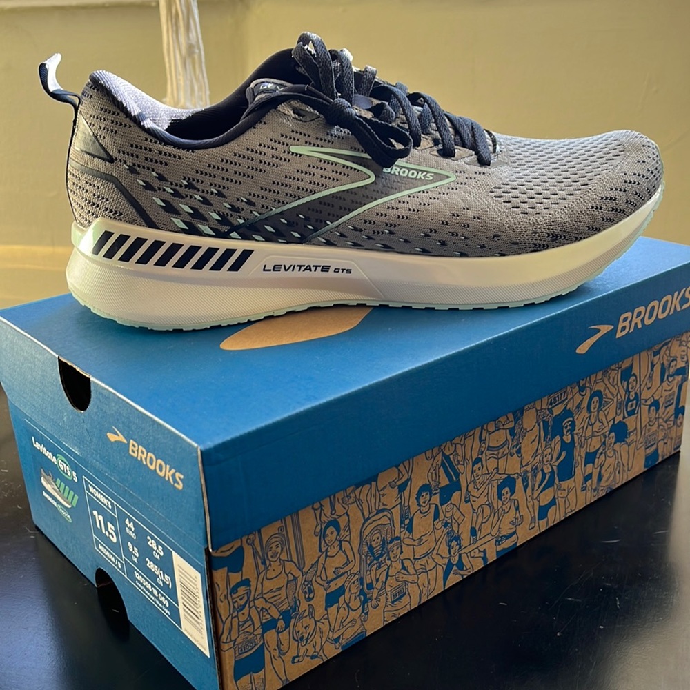 COPY - Brand new in box! Brooks Levitate GTS 5 running shoe